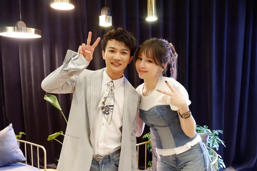 王心凌跳舞最僵硬的一次,王心凌卖萌装可爱脸部僵硬认不出