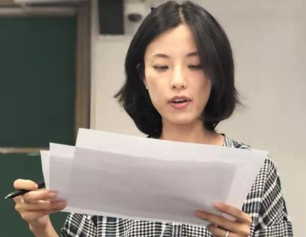 小学生因姓名简单爆红连名带姓,小学生名字因两笔走红