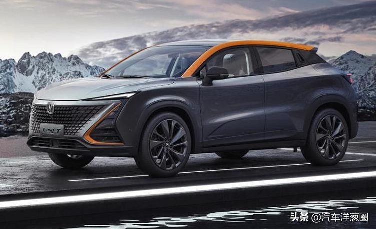 宝马发布全新车标,宝马蓝天白云标改黑白标