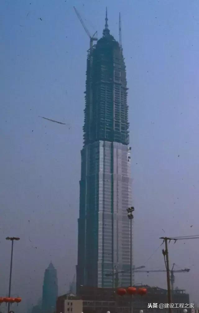 上海金茂大厦建了多少年的历史了,金茂大厦谁投资建的