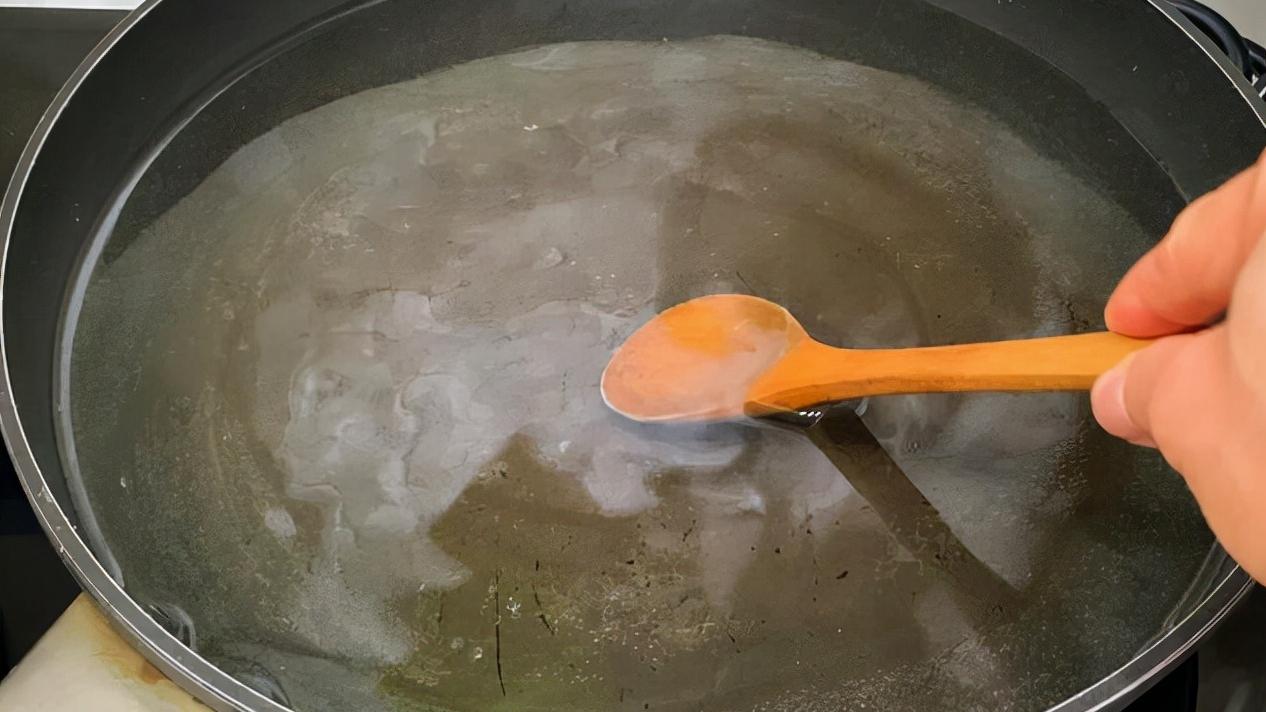 煮面条水溢出来火灭了怎么办,防止煮面条水溢锅的办法
