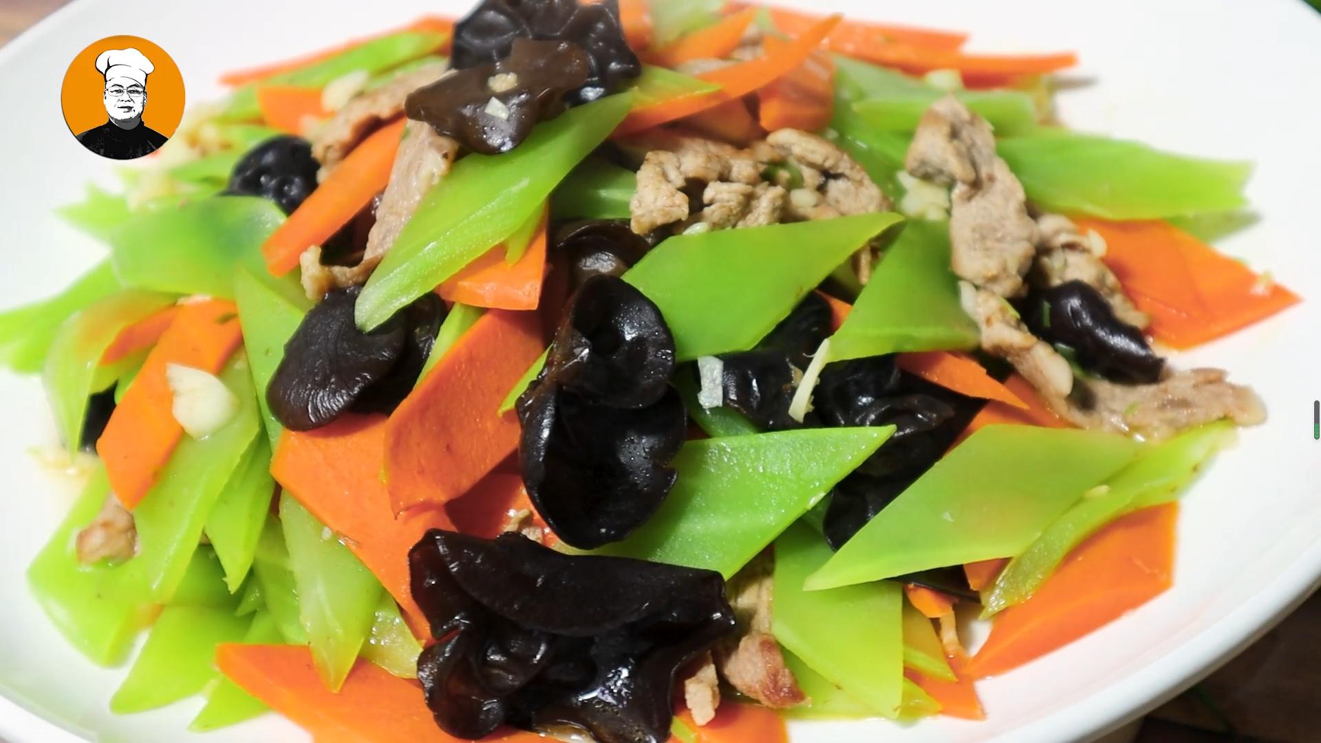 莴笋这样炒才能炒出饭店的味道,今天教你炒莴笋清脆可口