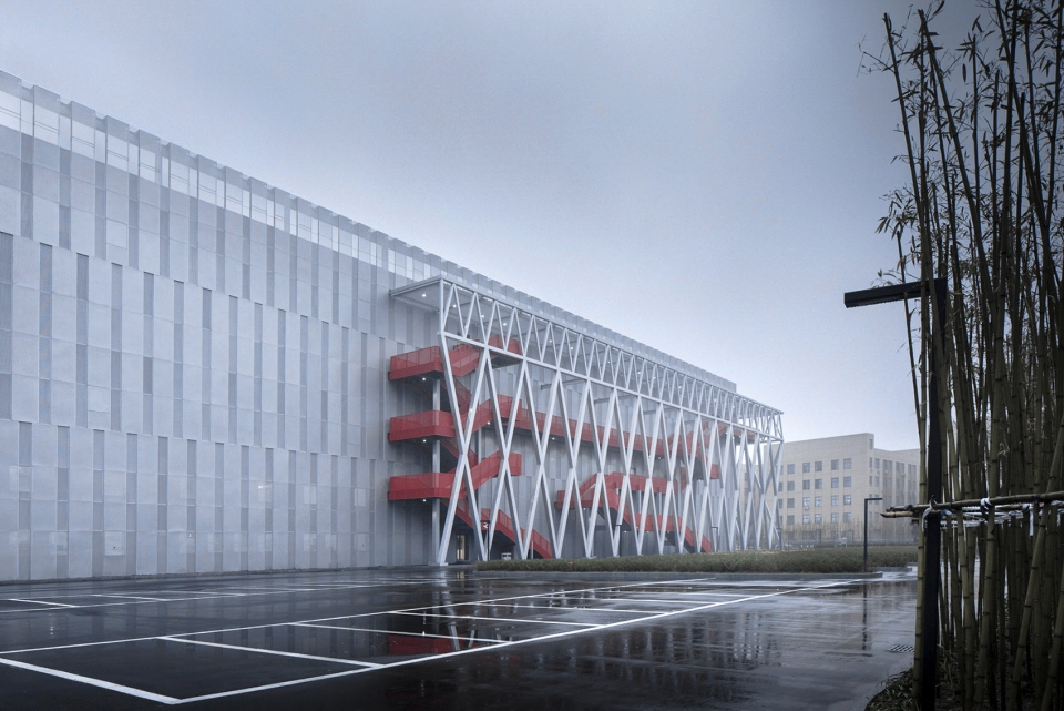 既是工厂，也是美术馆的浙江STANCE智慧厂房