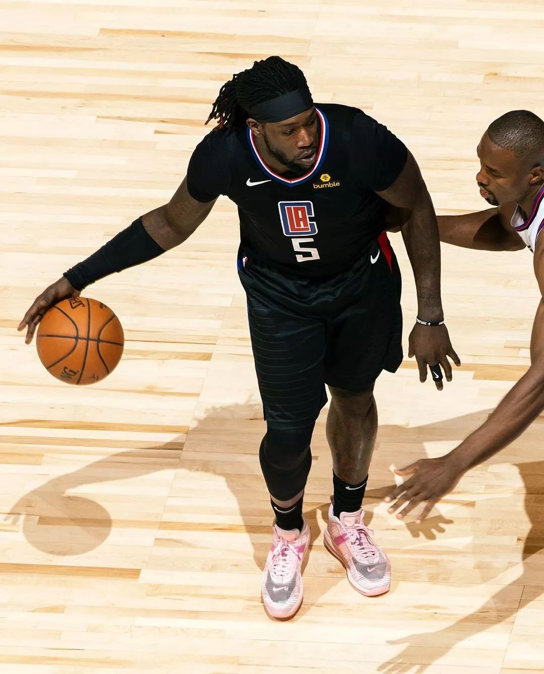 TravisScottxNike大招来袭！“黑*诱色**惑”势必引发不小波动