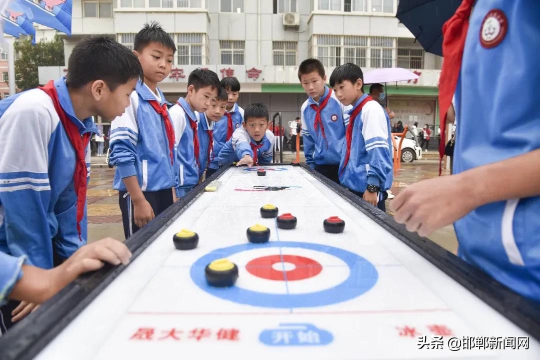 豪情冰雪活动,豪情飞扬溜冰场