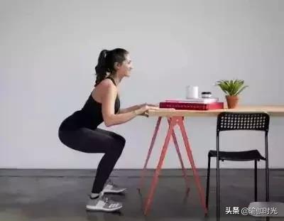 办公室站着练臀瑜伽体式,久坐不动如何瘦屁股