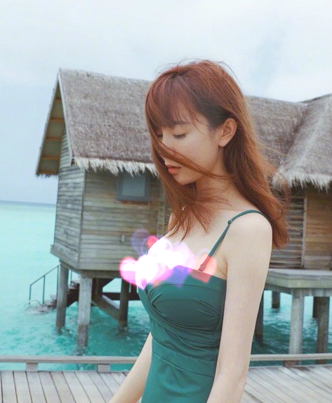 张檬颜值巅峰穿着,张檬穿绿裙照片