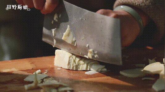 腌制的笋弄什么菜好吃,腌笋烧肉最正宗做法