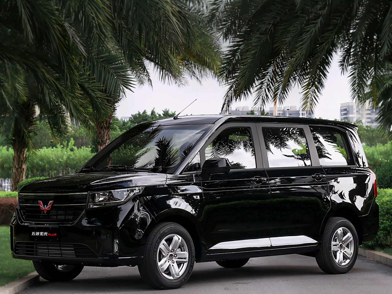 瑞风m3和五菱宏光v哪个好,瑞风m3五菱宏光plus很纠结买哪个