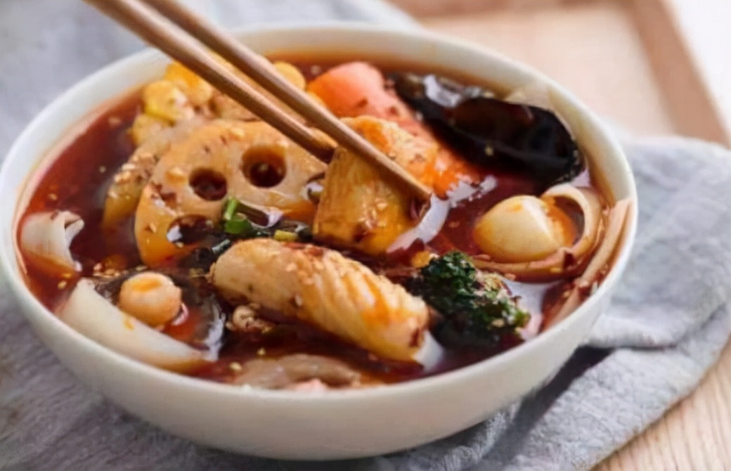 女生经常吃麻辣烫的坏处,女生说吃麻辣烫会有什么危害