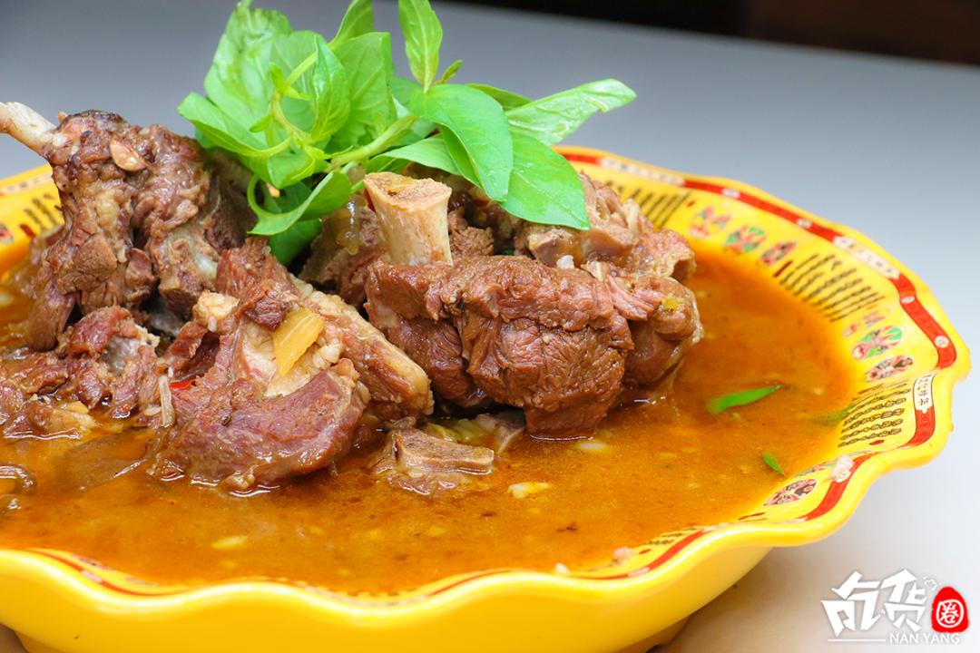 南阳吃烤全羊的地方,河南南阳方城流动烤全羊