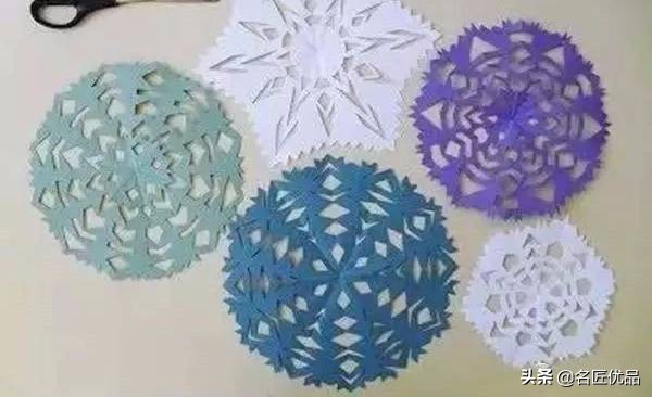 看别人剪新年剪纸很好看,怎么用剪刀来剪新年剪纸