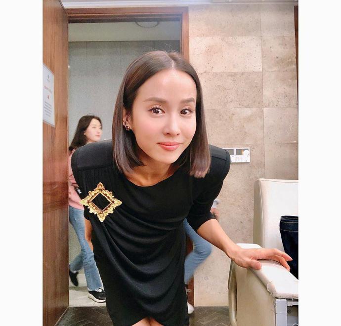 《上流寄生族》女主角原来是“韩版舒淇”被封“韩国第一*星艳**”