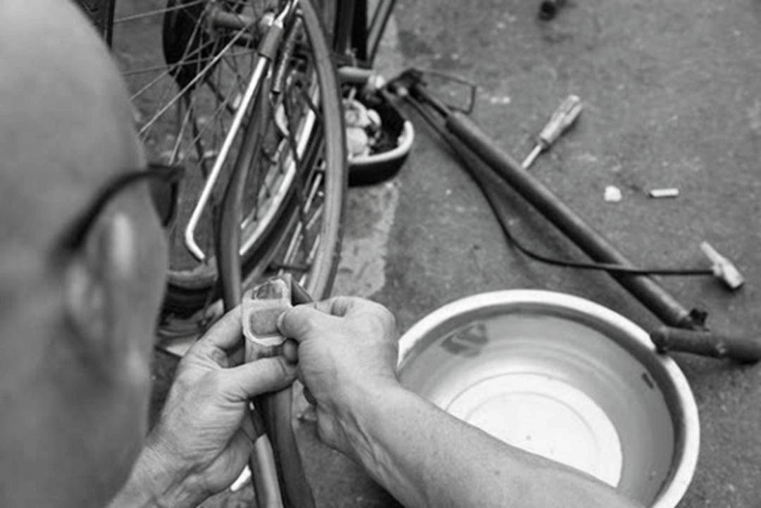 “我想要一辆新的自行车”，虚荣心之下，二八自行车看起来好旧呀