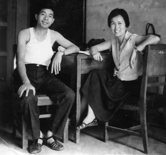 86版西游记总导演杨洁遗体追悼会,西游记导演杨洁给六小龄童示范