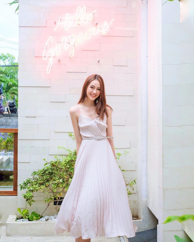 杨咏彤照片,落选港姐杨咏桐爬山照