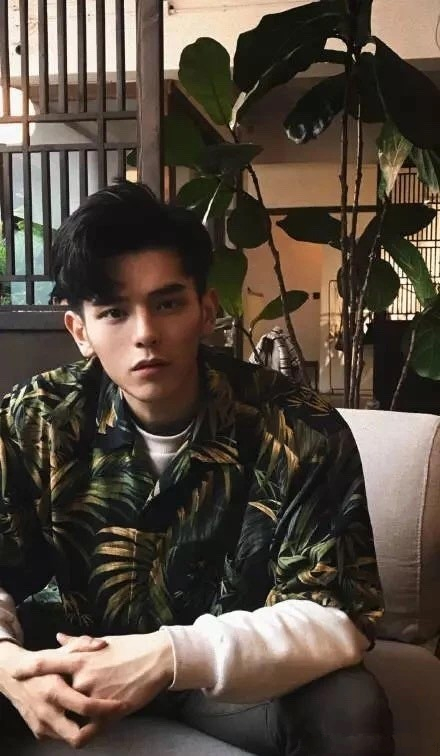 鏄撶儕鍗冪幒鐜嬭仾,鏄撶儕鍗冪幒鍜岀帇鎬濊仾鍚堢収