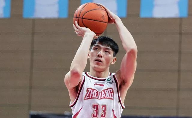 直追NBA！浙江主场大胜吉林，啦啦队美女比吴前还要受关注