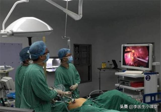 48岁阿姨便血半年，查出晚期肠癌，身体若有这3种情况，及时就医