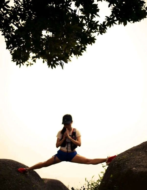 很多减肥的人喜欢练一字马，练习一字马的好处和坏处是什么？