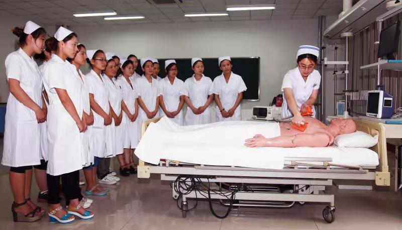 初中毕业可以上师范吗,初中毕业可以上什么技校