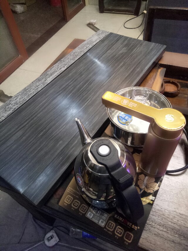 别人不要木头，拿回家做了张茶桌