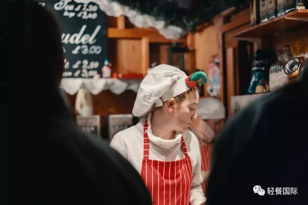 圣诞节奶茶店搞什么活动吸引人,圣诞节奶茶店营销方案成功案例