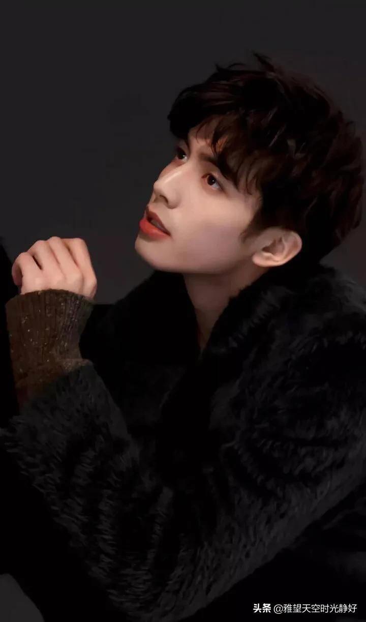 盘点国内男明星完美侧颜，谁才是你心中360度无死角完*男美**神呢？