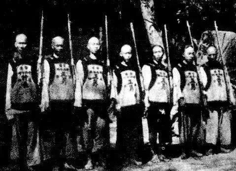 做人应学杜月笙经商应学胡雪岩,做人要学杜月笙做事要学褚时健