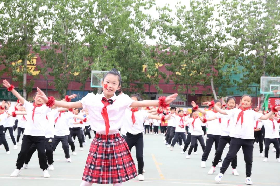 2024运动会会徽和吉祥物,校运会会徽怎么设计火炬