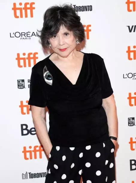 86岁的好莱坞华人教母：我是一只独来独往的豹，不需要结婚