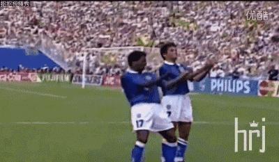 足球有趣庆祝动作,足球界的经典庆祝动作