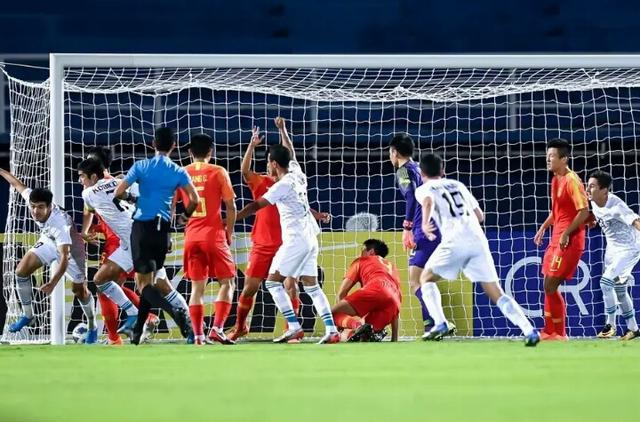 国奥队任意球,国奥奇葩战术