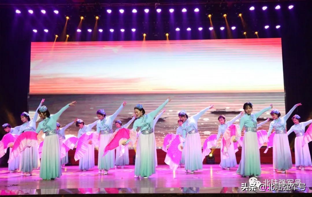 军营春晚嗨翻全场,军营春晚众星闪耀你喜欢哪一款