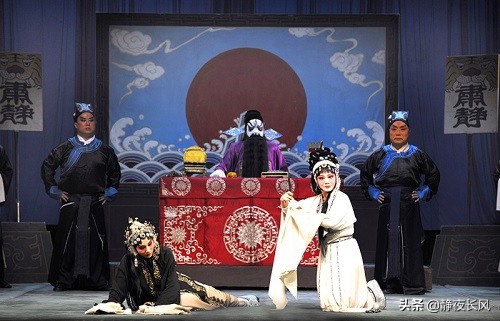 血溅白练，六月飞雪，大旱三年，窦娥死前为何要许下这三桩誓愿？