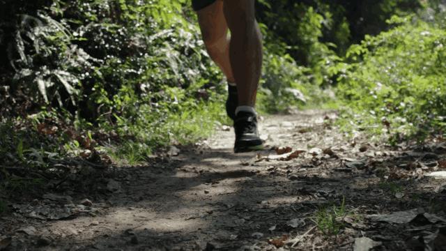 可玩性和实用性极高的跑鞋,既有缓冲又有支撑性的跑鞋推荐