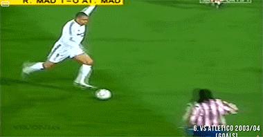 最经典的10大进球,足球十大精彩进球罗纳尔多