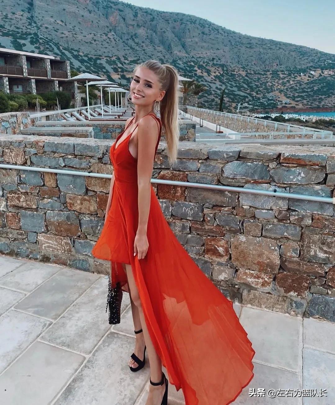 性感超胸娃娃脸！这个德国门将攻击性真强