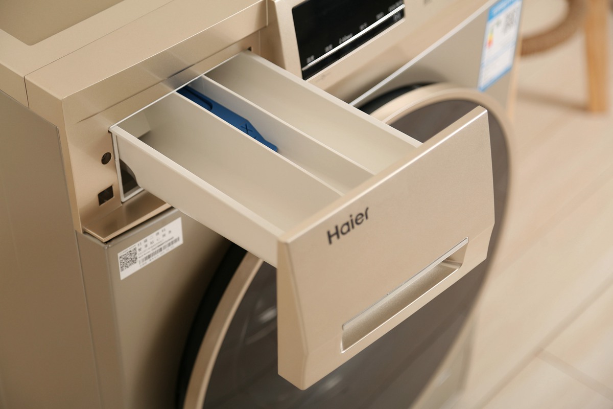 晒衣不爱干，水洗伤面料？不妨看看这台海尔微蒸汽空气洗洗衣机