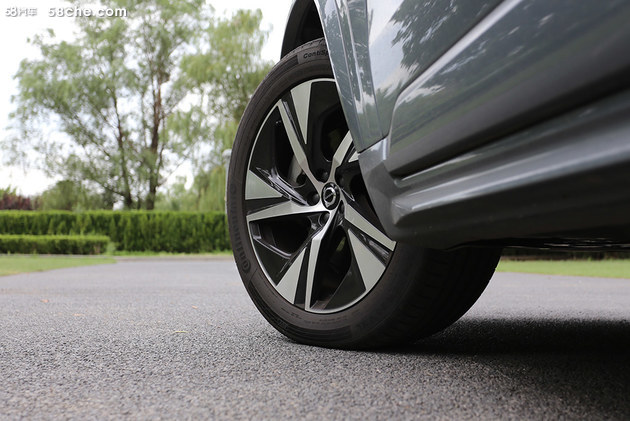 沃尔沃最新款suv19万左右,沃尔沃最新款suv安全测试