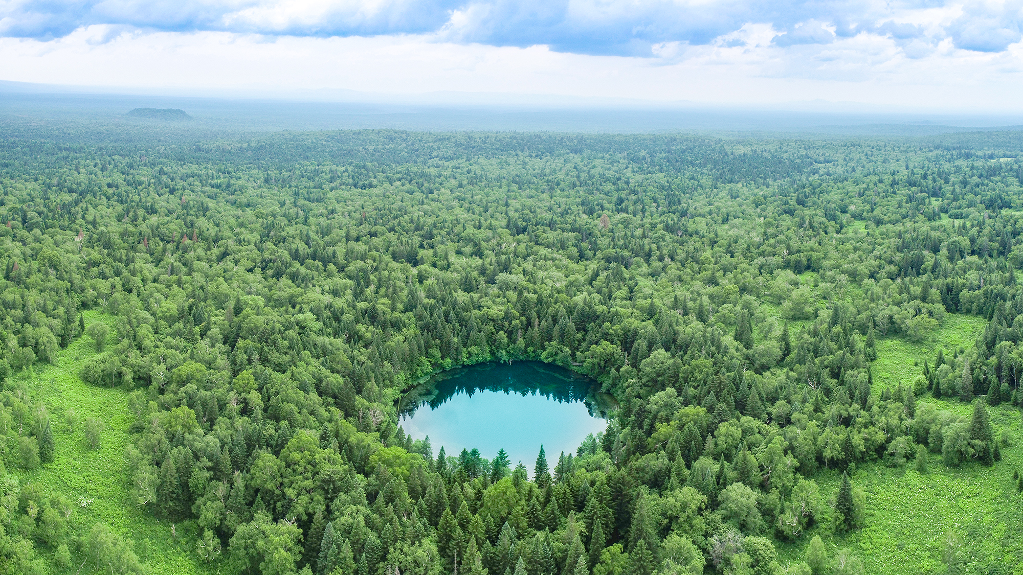 航拍长白山天池视频,长白山天池航拍全景视频