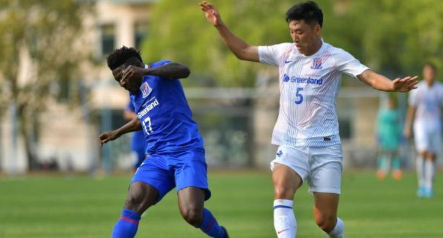 每日足球申花门将,曾诚神扑门将