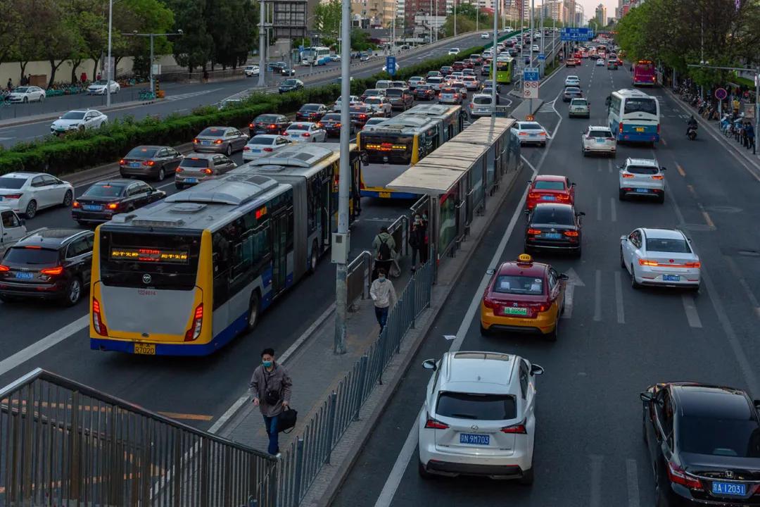鍙屼簳棣栧煄鍥介檯,棣栧煄鍥介檯鍙屼簳
