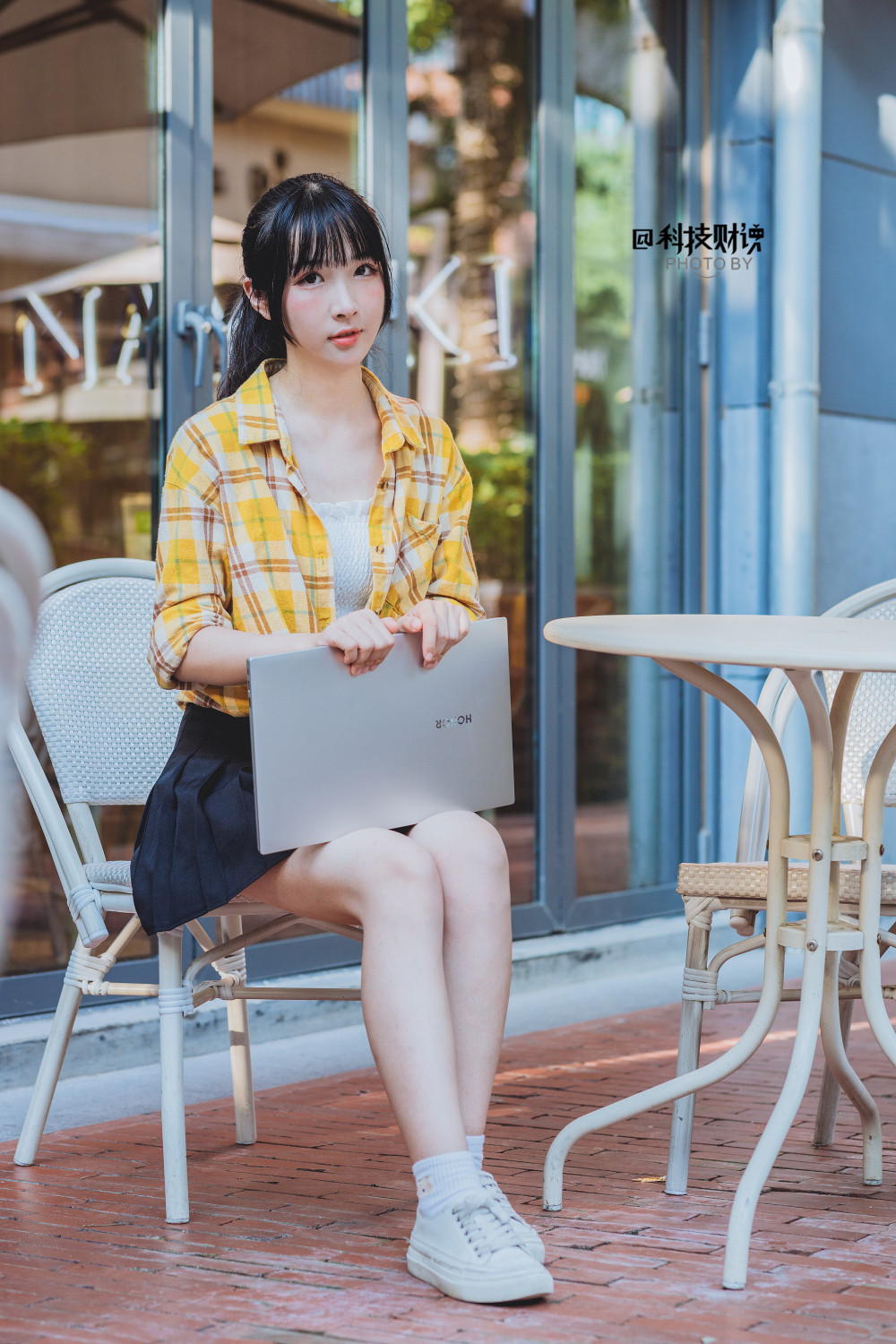 光荣16.1寸笔记本有多大,光荣16.1寸笔记本入门