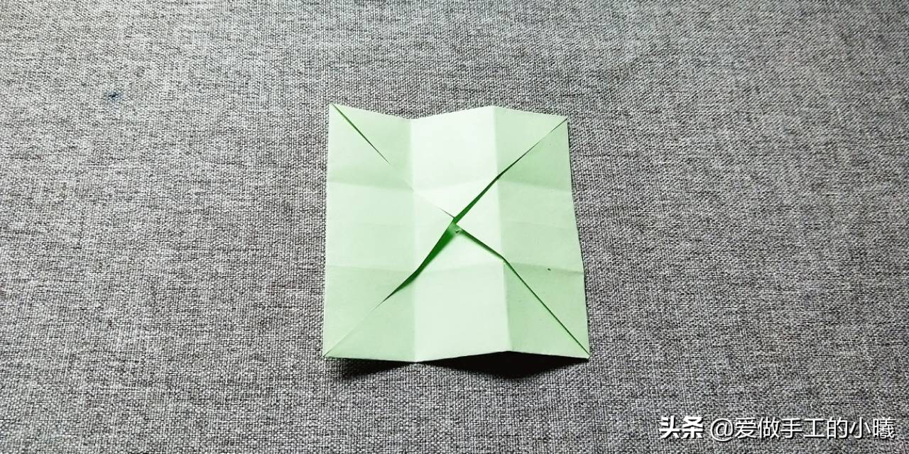 幸运草的盒子折纸教程,装四叶草盒子简单折纸