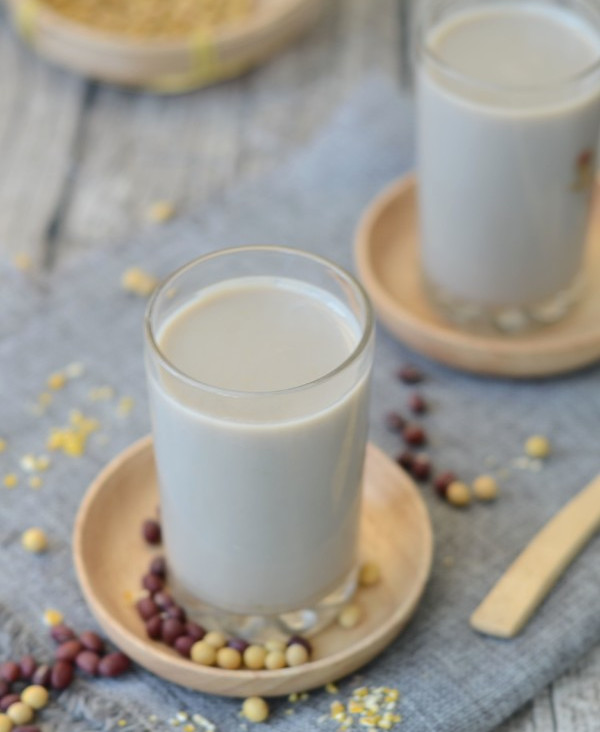 常熬夜的人最好喝什么,适合熬夜喝的五谷杂粮豆浆