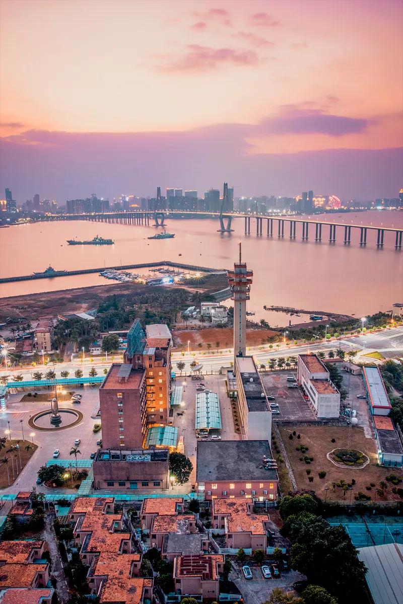 比顺德潮汕还生猛的海鲜之城，好吃到打个飞的也要去一趟