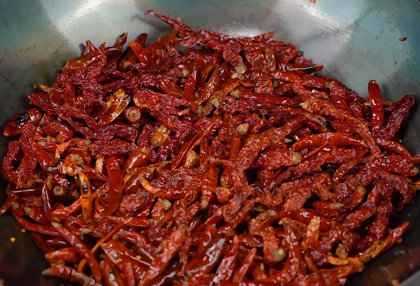 最香的四川辣椒油配方,酒店万能辣椒油制作方法