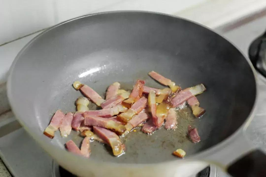 冬笋炒腊肉最正宗的做法,冬笋炒腊肉要不要先焯水