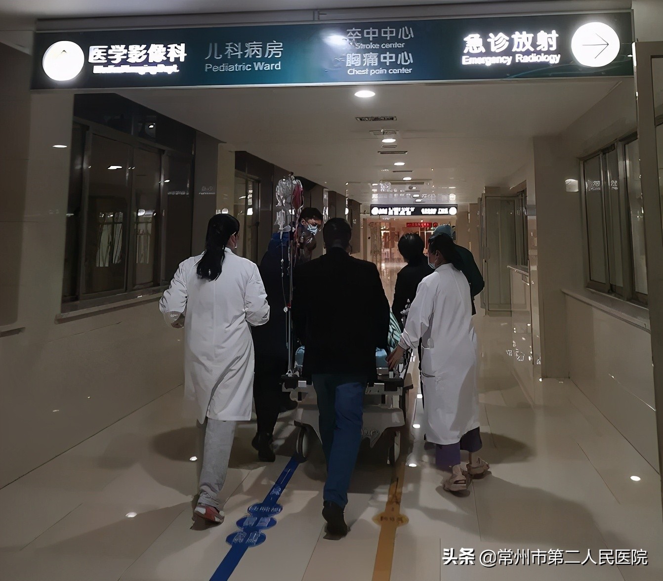 爱心接力挽救产妇垂危生命,多科联动争分夺秒抢救危重产妇